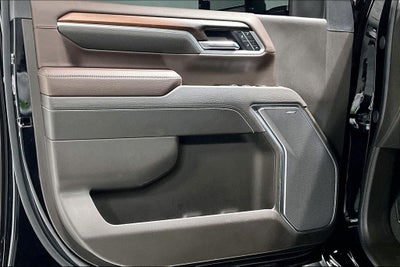 2025 GMC Sierra 3500HD 4WD Crew Cab Standard Bed Denali