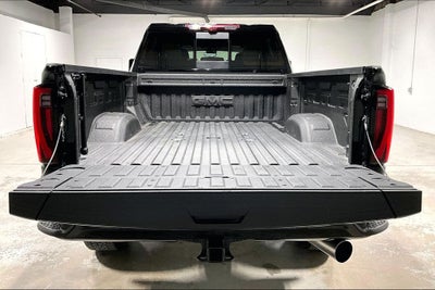2025 GMC Sierra 3500HD 4WD Crew Cab Standard Bed Denali