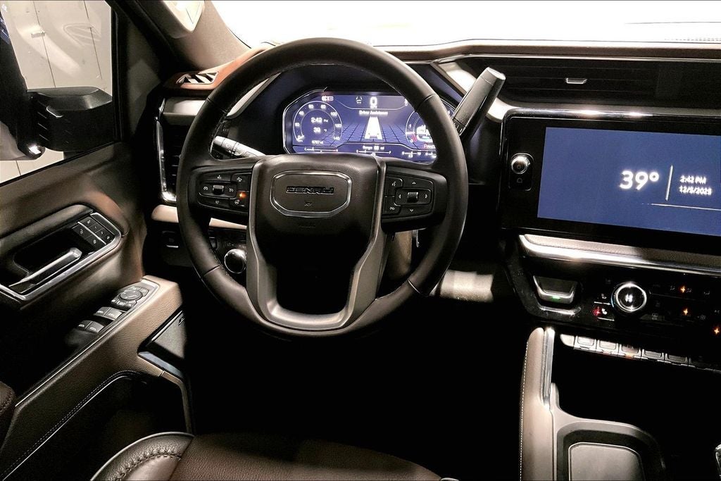 2025 GMC Sierra 3500HD 4WD Crew Cab Standard Bed Denali