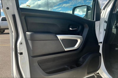 2023 Nissan TITAN Crew Cab SV 4x2