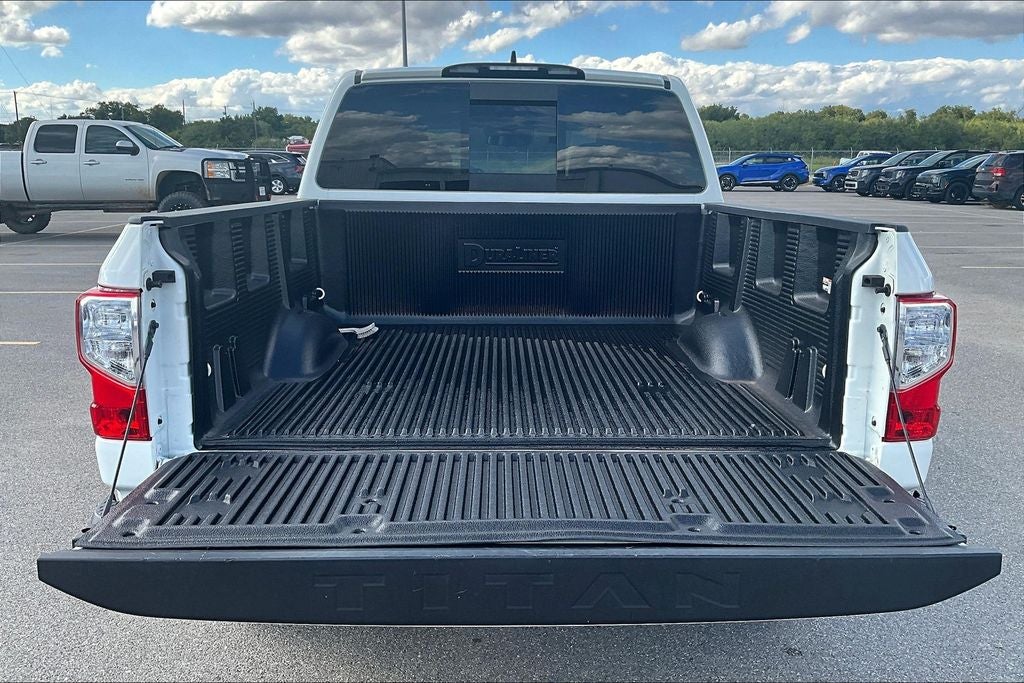 2023 Nissan TITAN Crew Cab SV 4x2