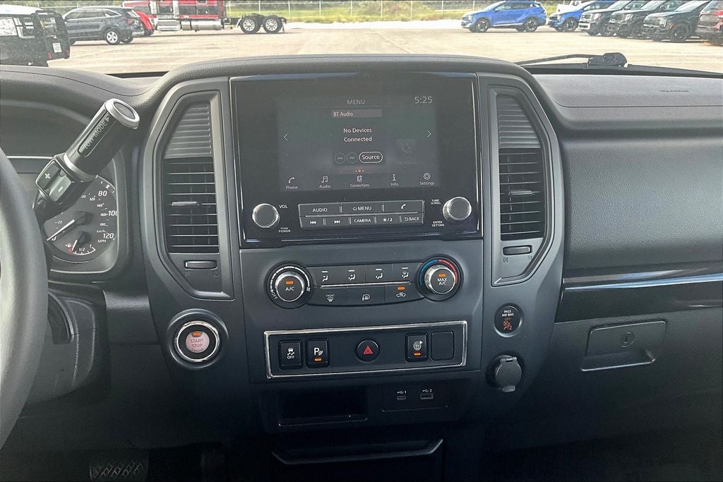 2023 Nissan TITAN Crew Cab SV 4x2