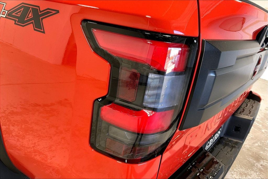 2025 Nissan Frontier Crew Cab PRO-4X 4x4