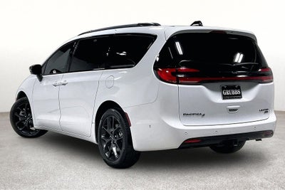 2024 Chrysler Pacifica Limited AWD