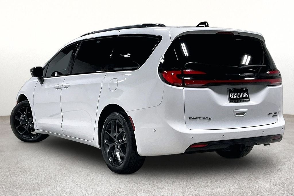 2024 Chrysler Pacifica Limited AWD