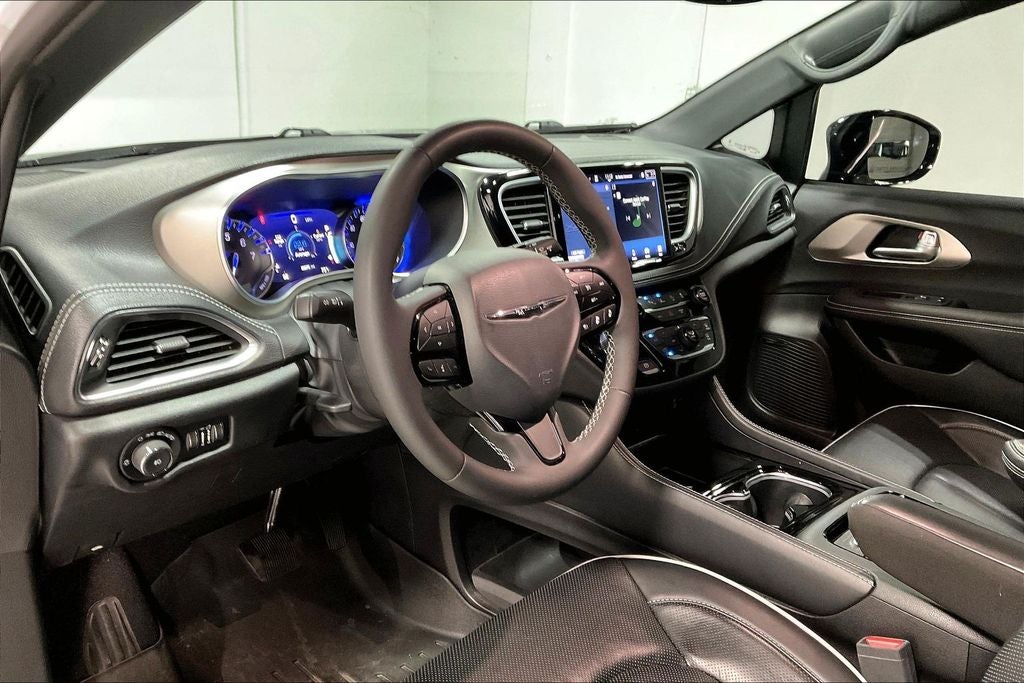 2024 Chrysler Pacifica Limited AWD