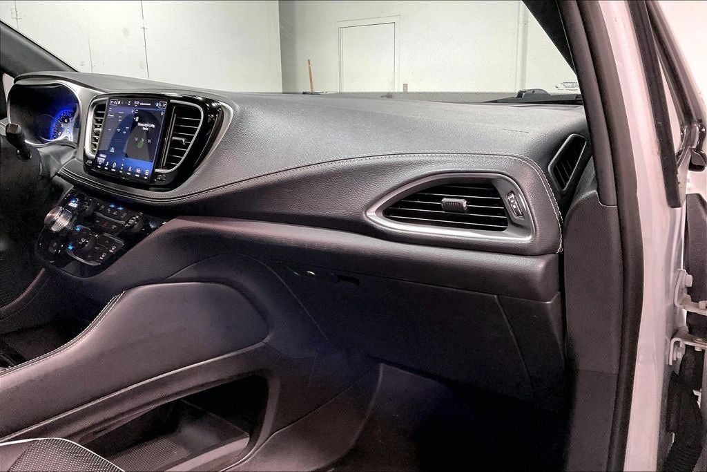 2024 Chrysler Pacifica Limited AWD