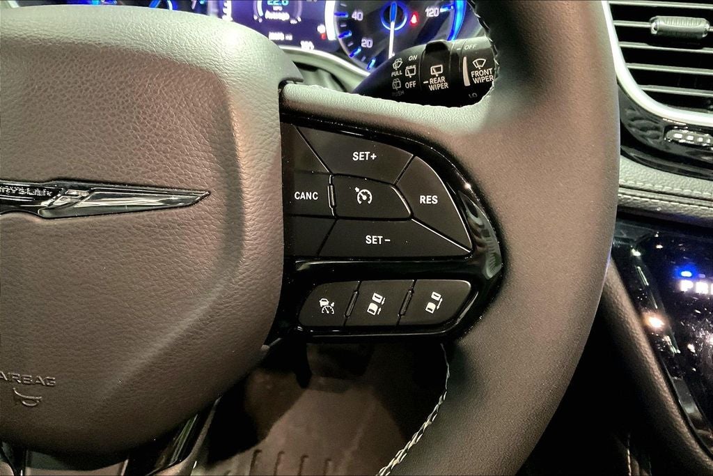 2024 Chrysler Pacifica Limited AWD