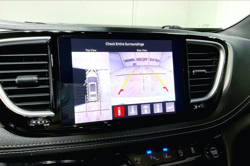 2024 Chrysler Pacifica Limited AWD