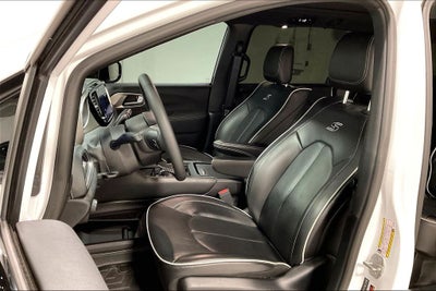 2024 Chrysler Pacifica Limited AWD