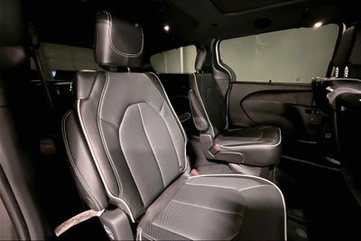 2024 Chrysler Pacifica Limited AWD