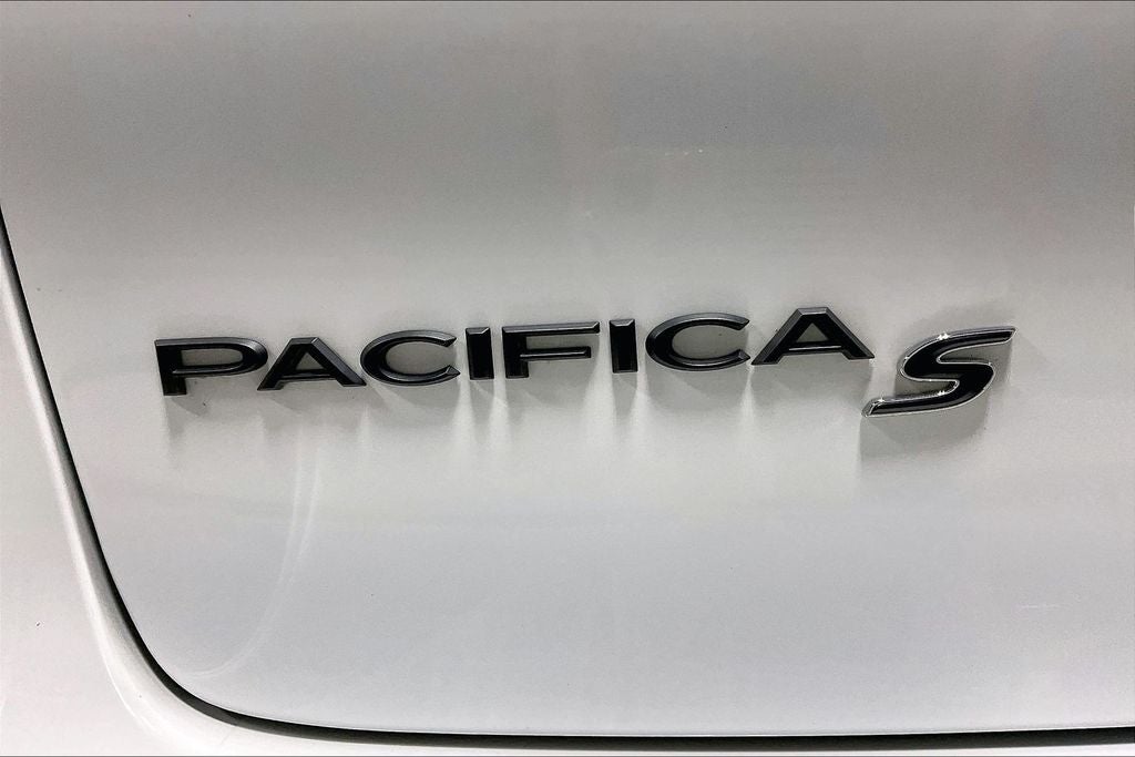 2024 Chrysler Pacifica Limited AWD