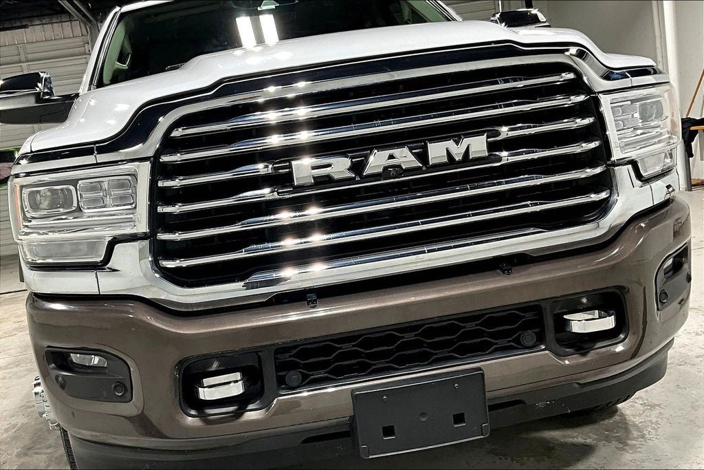 2020 RAM 3500 Laramie Longhorn Crew Cab 4x4 8' Box