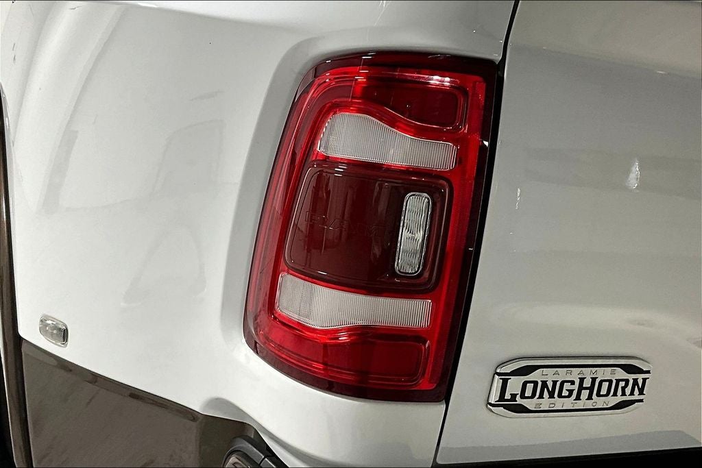 2020 RAM 3500 Laramie Longhorn Crew Cab 4x4 8' Box