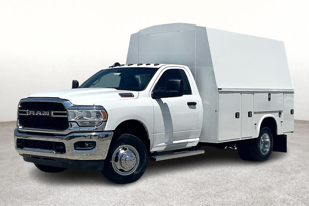 2024 RAM 3500 Chassis Tradesman/SLT