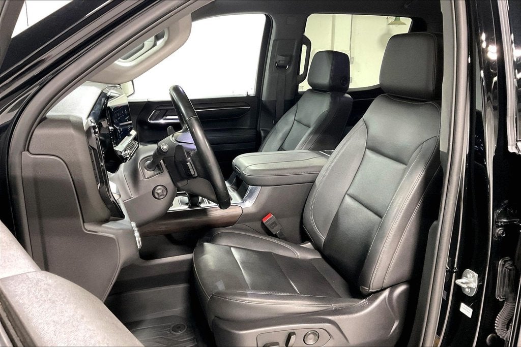 2023 GMC Sierra 1500 4WD Crew Cab Short Box SLT