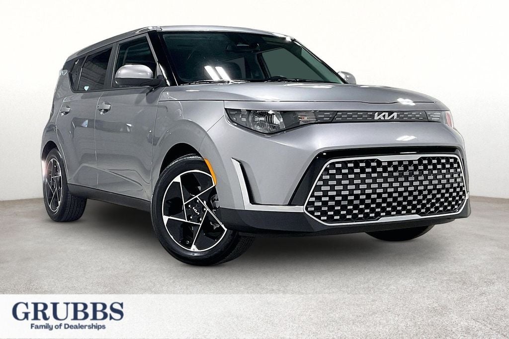 2025 Kia Soul 2.0L EX 6 IVT's photo