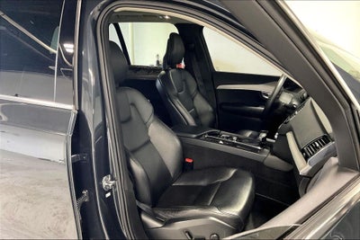 2021 Volvo XC90 T5 Momentum 7 Passenger