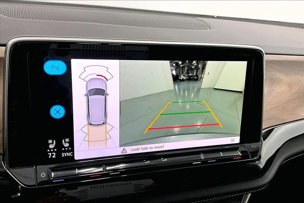 2025 Volkswagen Atlas 2.0T SE w/Technology