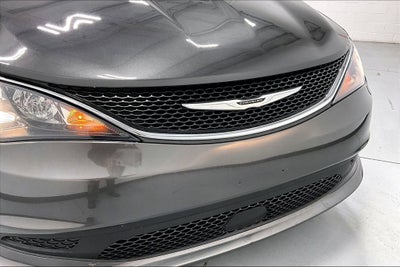 2021 Chrysler Voyager LX