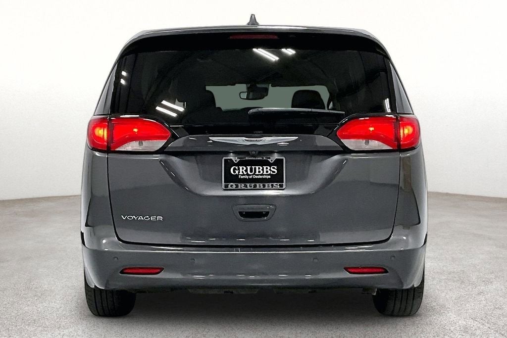 2021 Chrysler Voyager LX