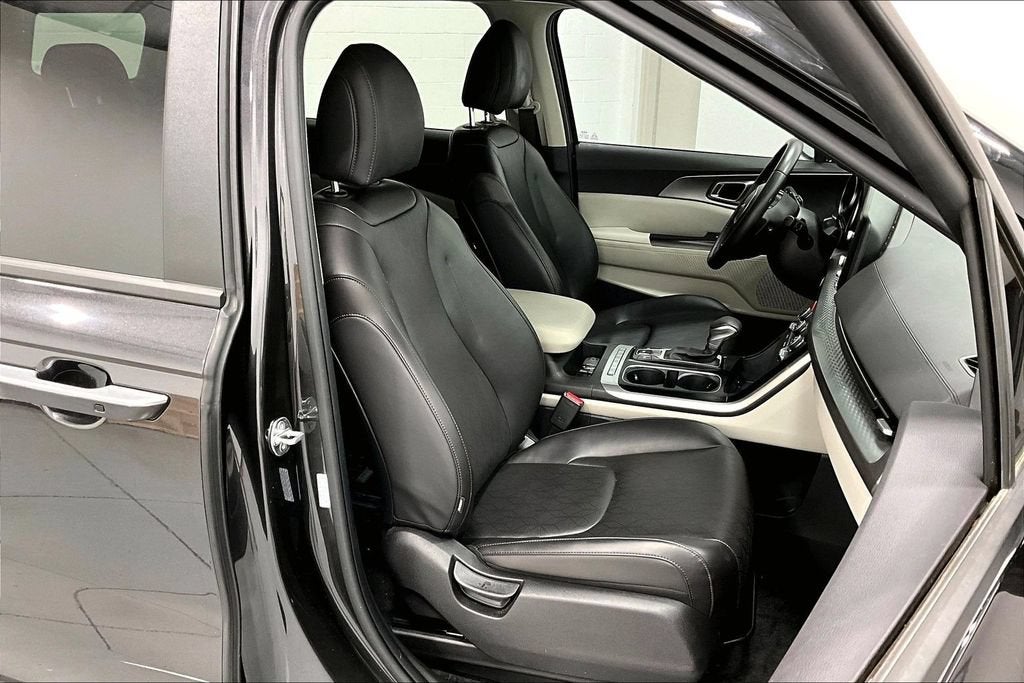2024 Kia Carnival MPV LX Seat Package